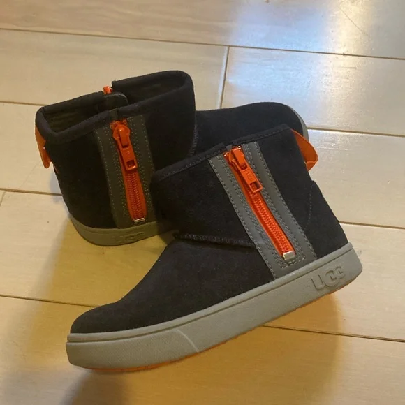 UGG Kids Black and Orange Boots - Picture 4 of 14